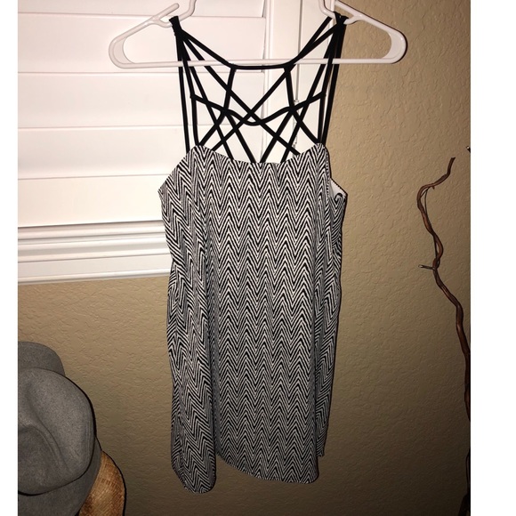 Dresses & Skirts - Black and White Pattern Dress